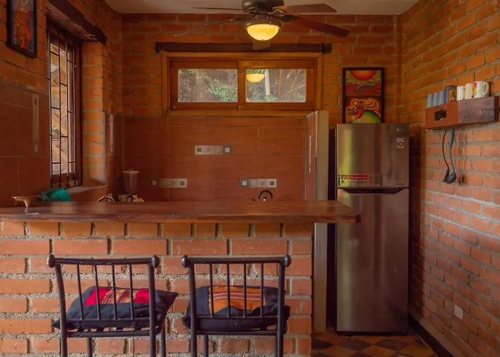 2 Bedroom Apartment In Lush Garden, 3 Blocks From Beach And Center Of San Juan