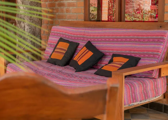 2 Bedroom Apartment In Lush Garden, 3 Blocks From Beach And Center Of San Juan